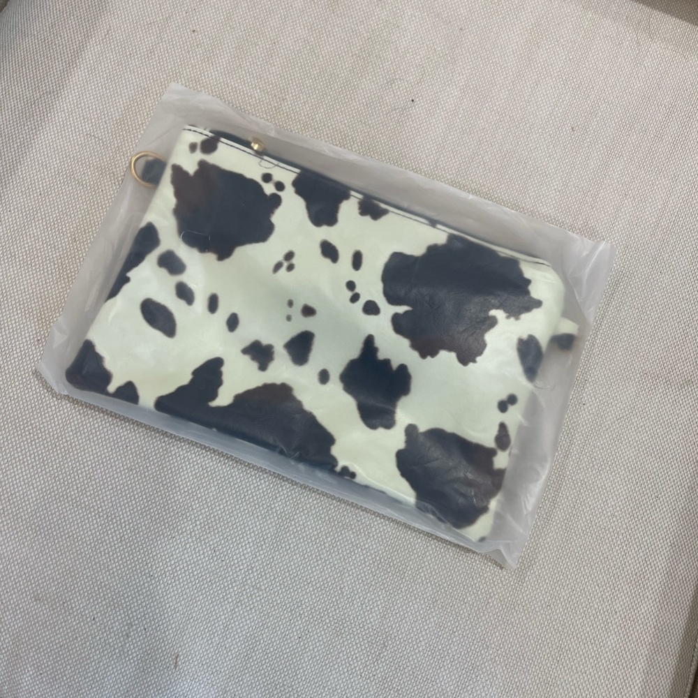 Get A Moove On Wristlet Tassel Pouch New in Package - Picture 3 of 6